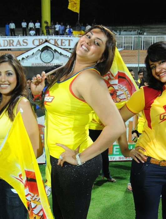 namitha from ccl matches hot images